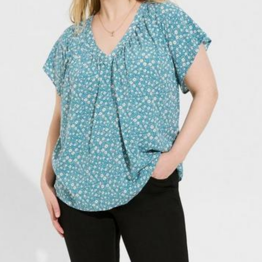 TORRID Washable Crinkle Gauze V-Neck Flutter Short Sleeve